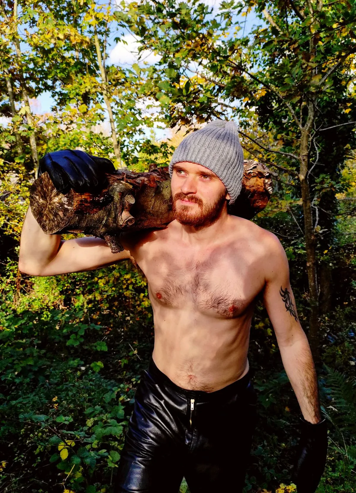 Melwin Ziebke mit Hut.jpg