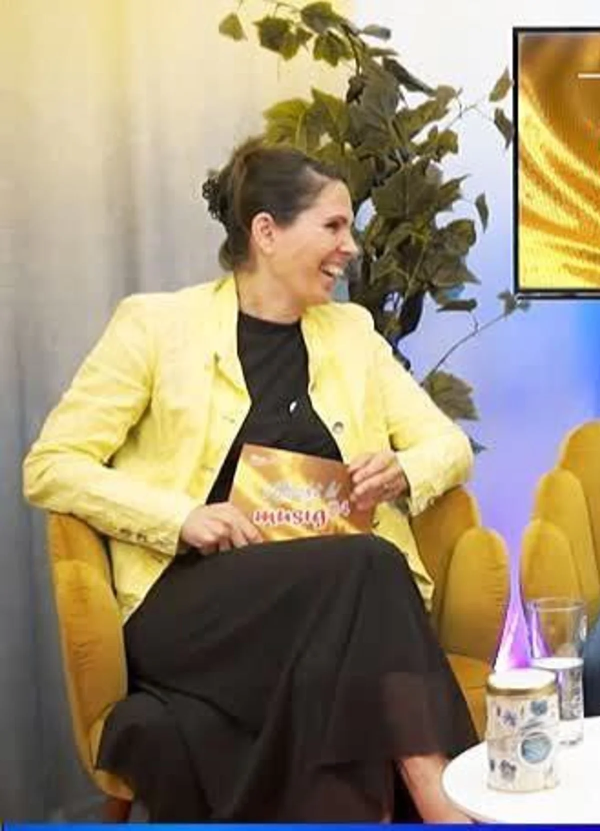 eveline portrait.png