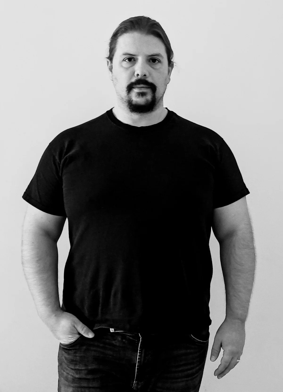 Sebastian_Studio_2025-22 (1).jpg