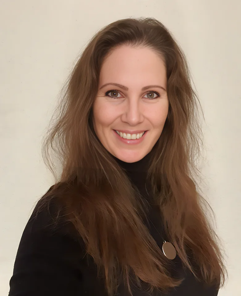 eveline portrait.png